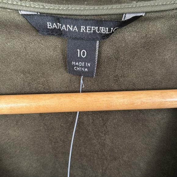 NWT, Banana Republic VEGAN SUEDE WRAP DRESS, Size 10 - Picture 6 of 9